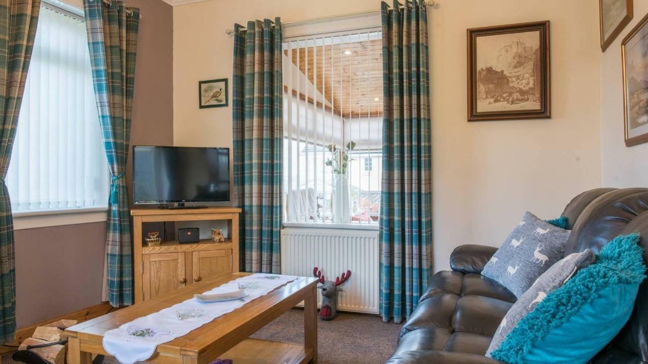 Traditional Scottish Cottage Airdrie Esterno foto